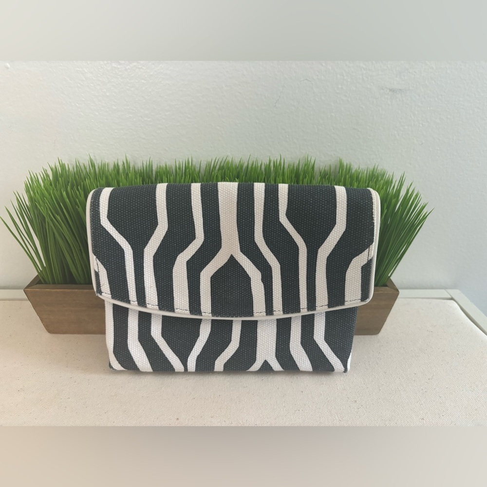 Ann Taylor White/Navy Blue Stripped Fabric Clutch